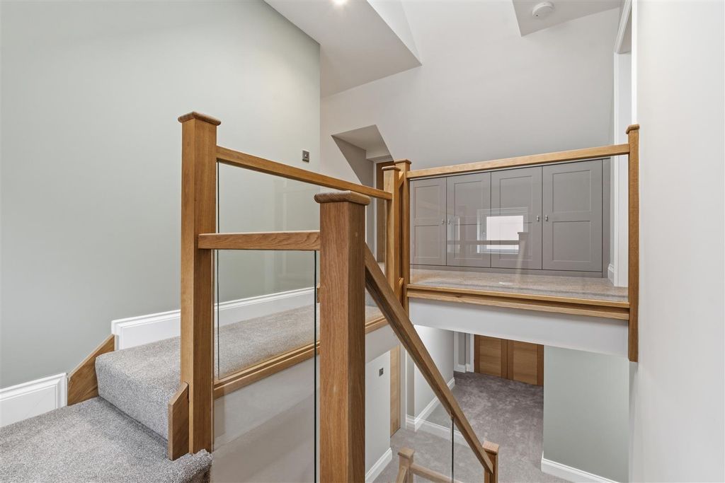 Additional image 39 of 4 bed detached house to rentChessetts Wood Road, Lapworth, Solihull B94
