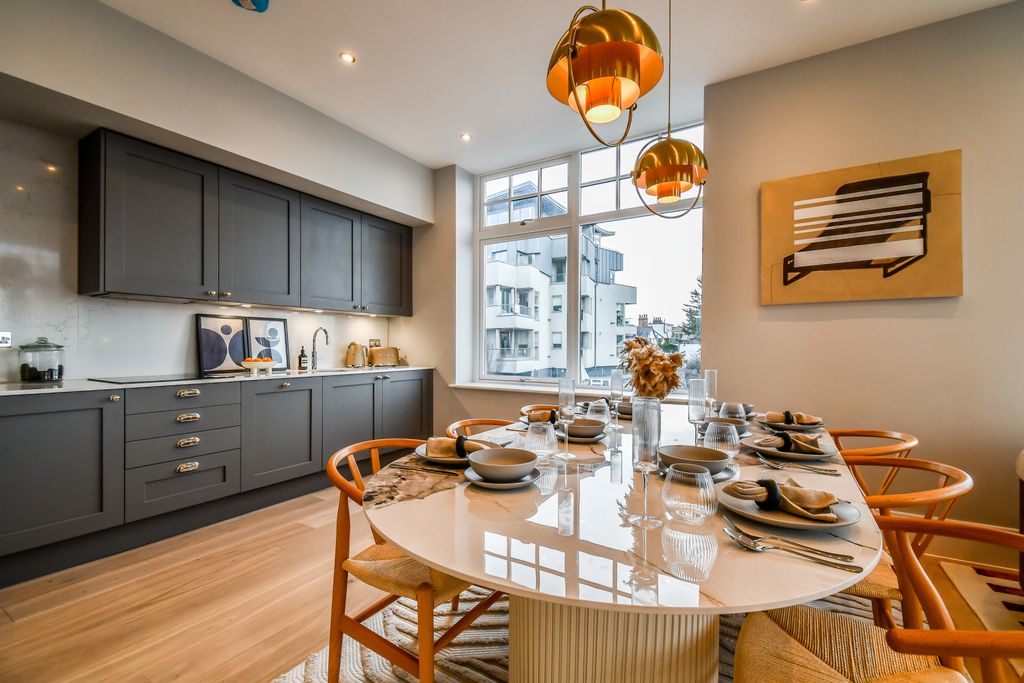 2 bed flat to rentThe Grand Apartments SS9