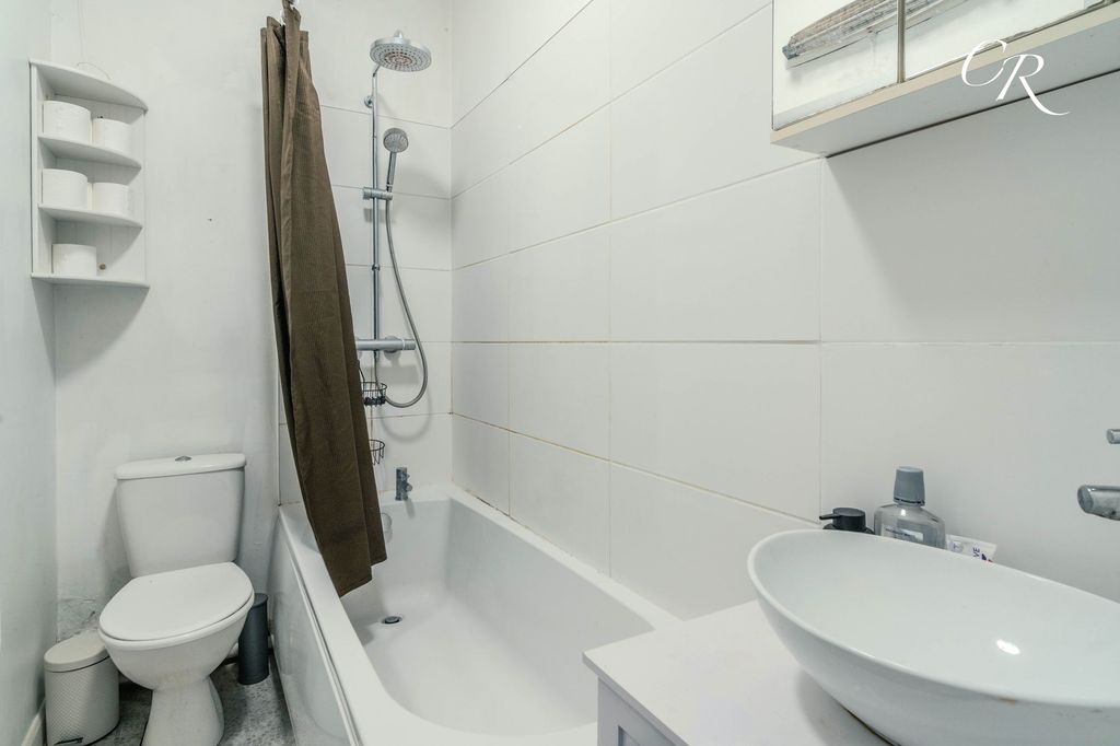 Additional image 6 of 1 bed flat for sale12 Sydenham Road North, Cheltenham GL52