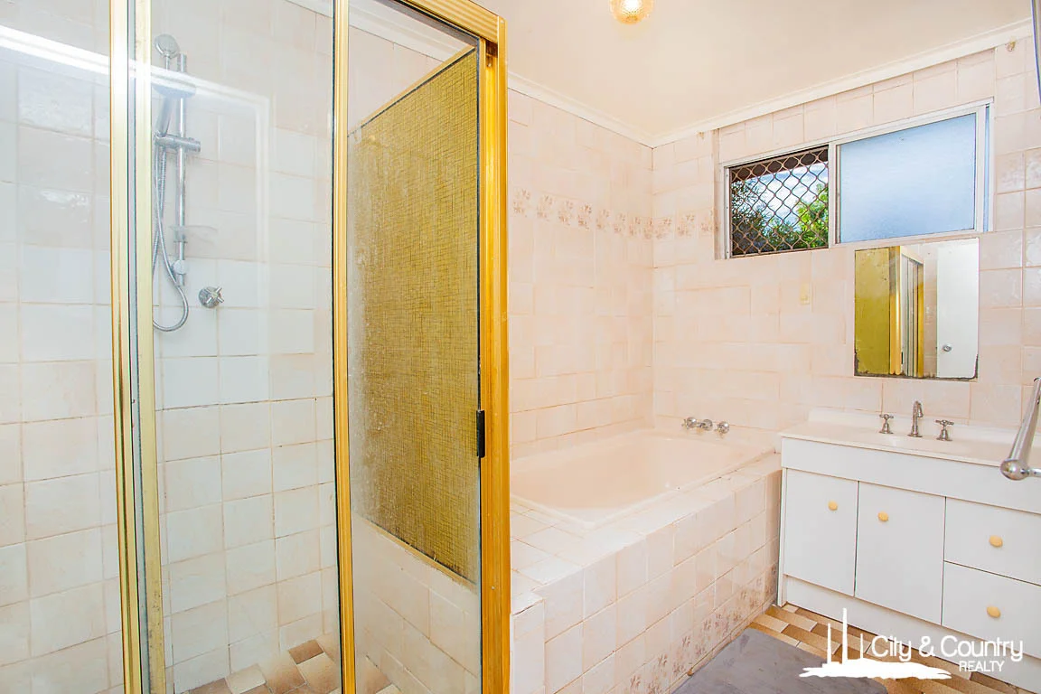9 Rosella Avenue, Mount Isa QLD 4825