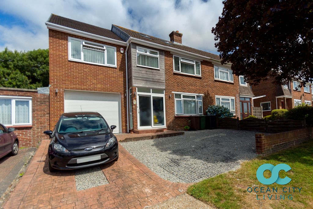 3 bed semi-detached house to rentSouthwell Road, Plymouth PL6