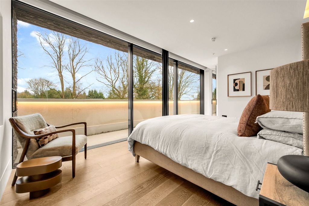 Additional image 14 of 3 bed flat to rentNorth Road, Hale, Cheshire WA15