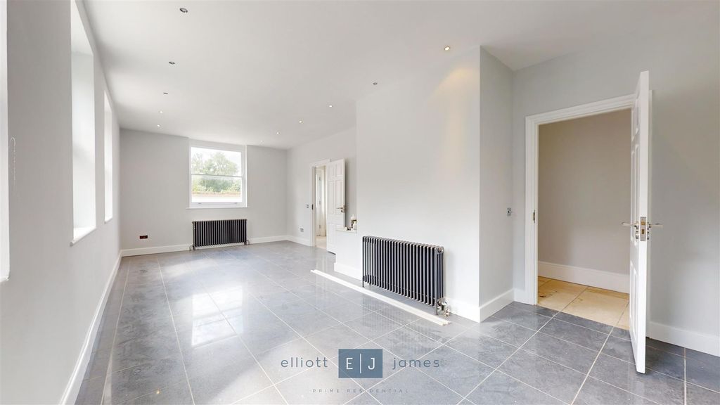 Additional image 21 of 4 bed semi-detached house to rentManor Road, High Beech, Loughton IG10