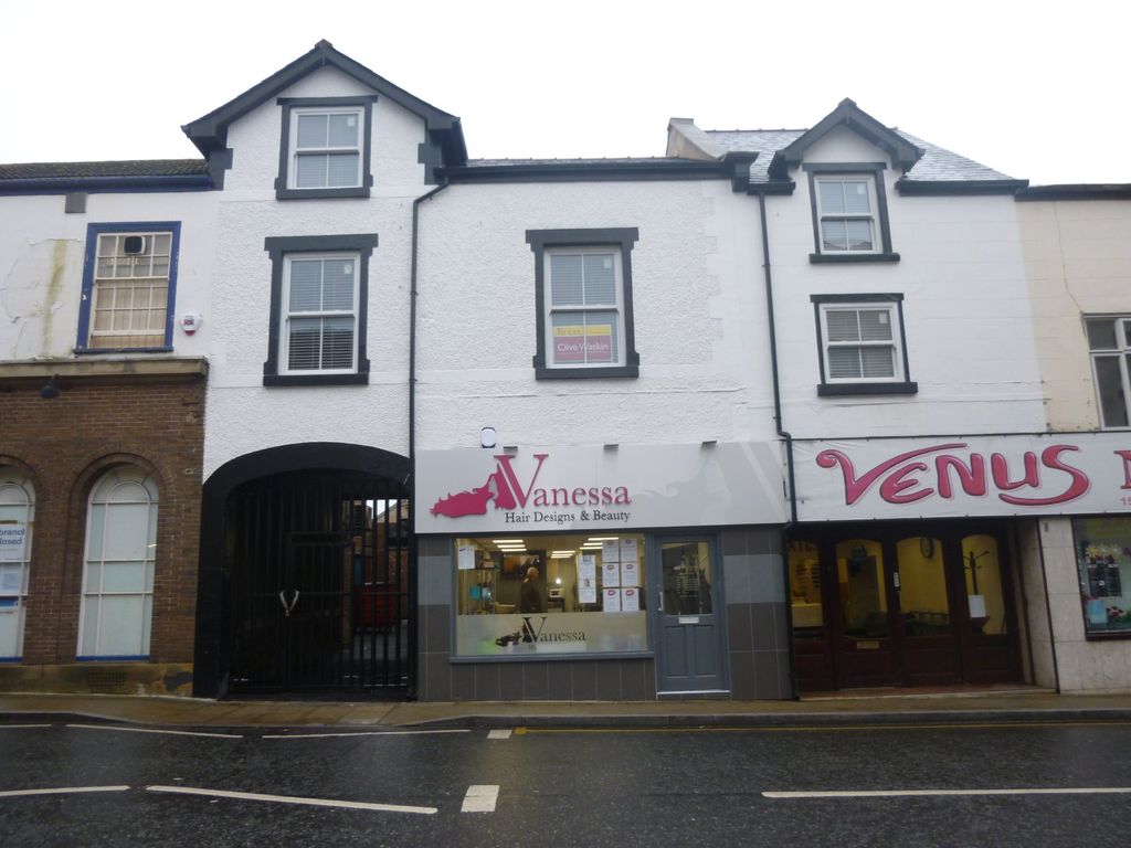 1 bed flat to rentHigh Street, Neston CH64