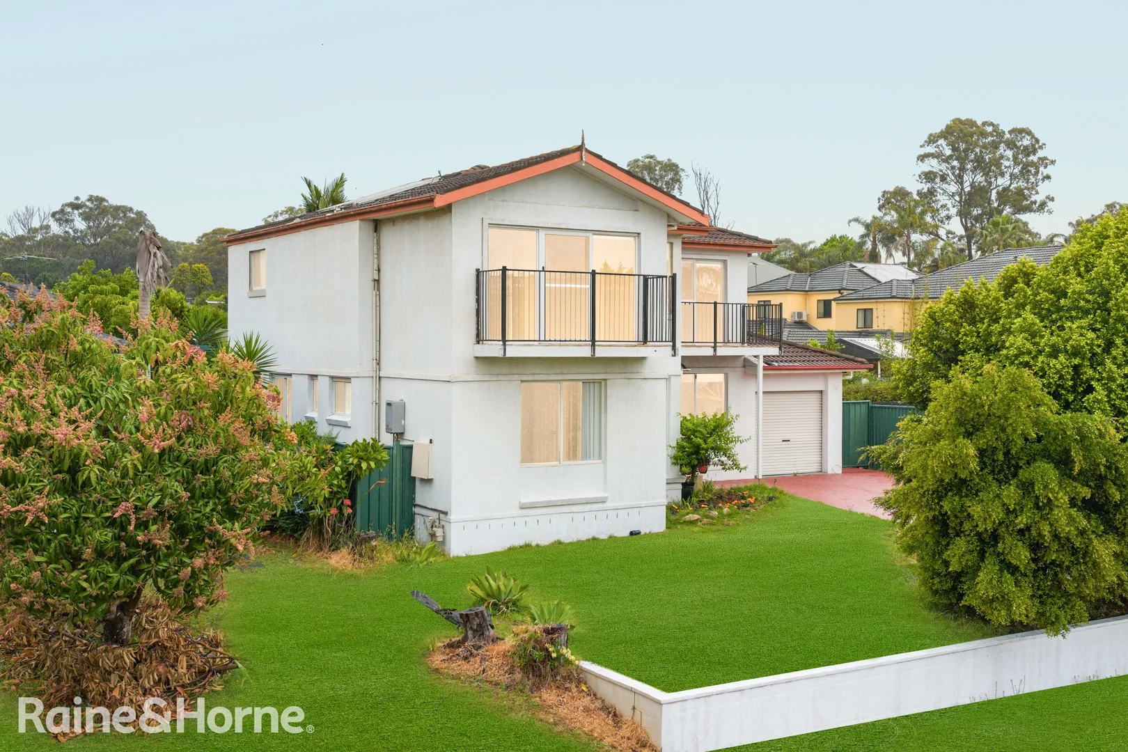 26 Fifth Avenue, Macquarie Fields NSW 2564