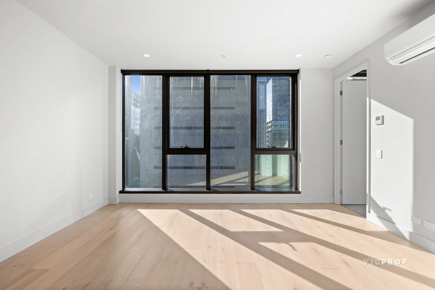 Additional image 7 of 2406/318 Queen Street, Melbourne VIC 3000