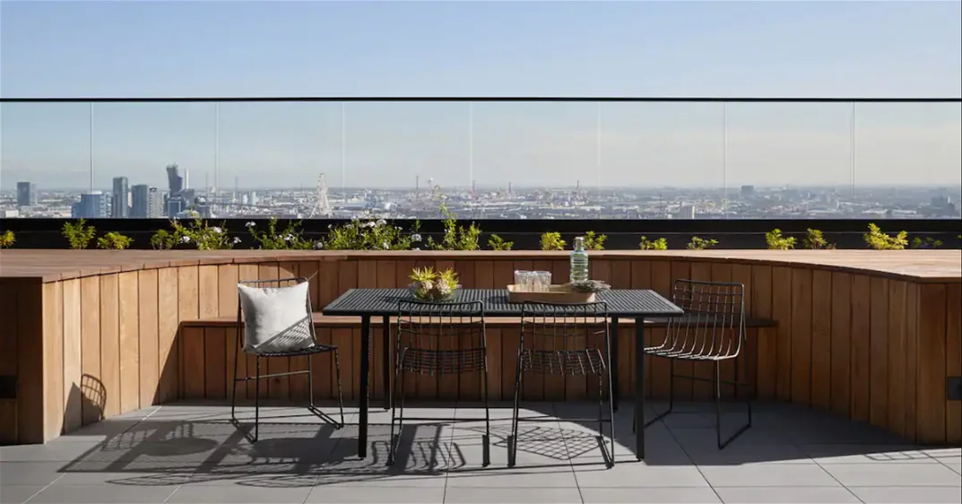 Additional image 2 of 1707/151 Berkeley Street, Melbourne VIC 3000