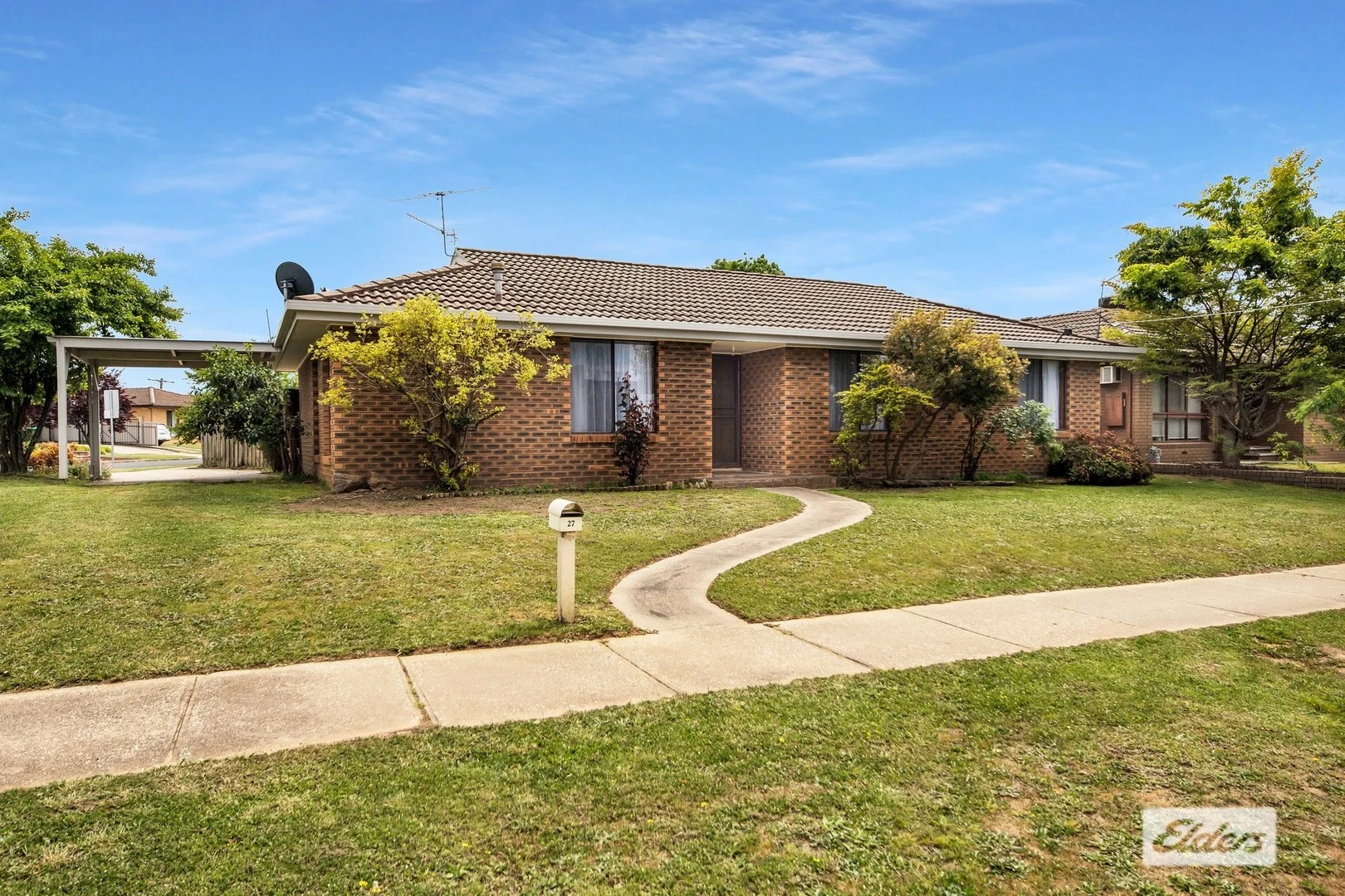 27 Gayview Drive, West Wodonga VIC 3690