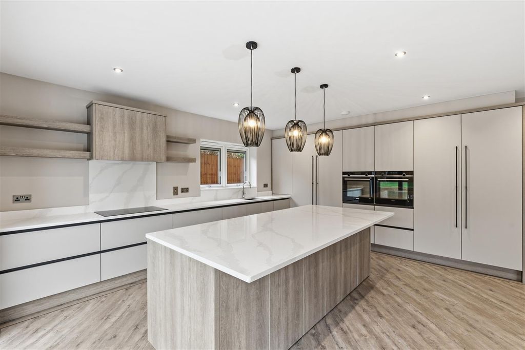 Additional image 11 of 4 bed detached house to rentChessetts Wood Road, Lapworth, Solihull B94