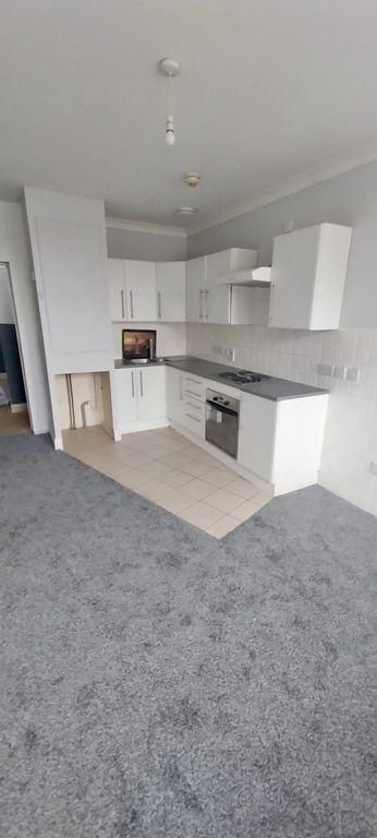 Studio to rentFlat 17, Tower Chambers TS24