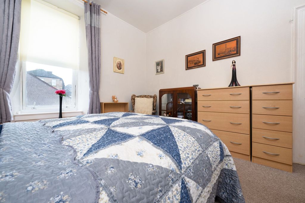 Additional image 13 of 3 bed flat for saleGeorge Square, Greenock PA15