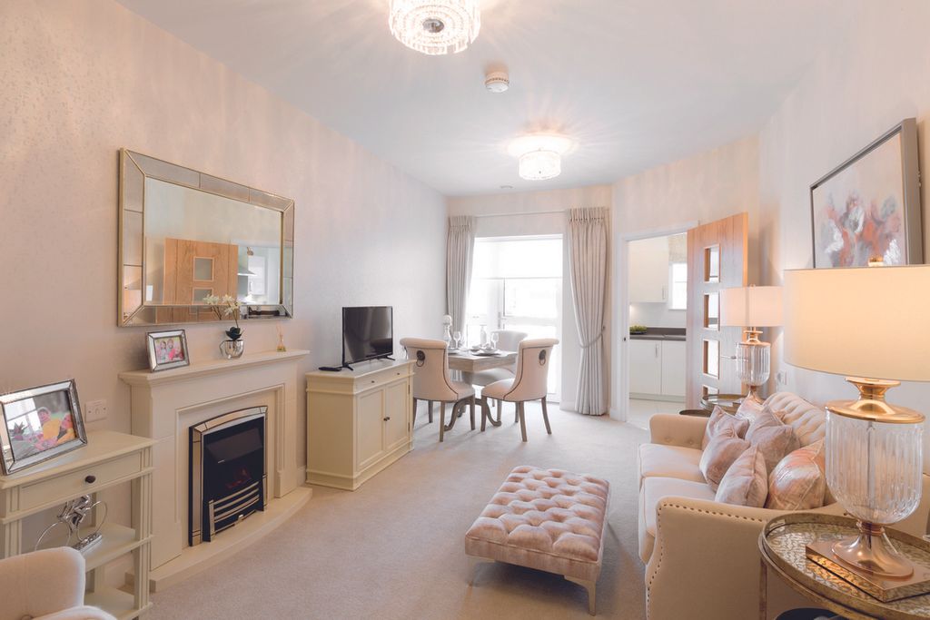 1 bed flat to rentButt Road, Colchester CO2 photo 2