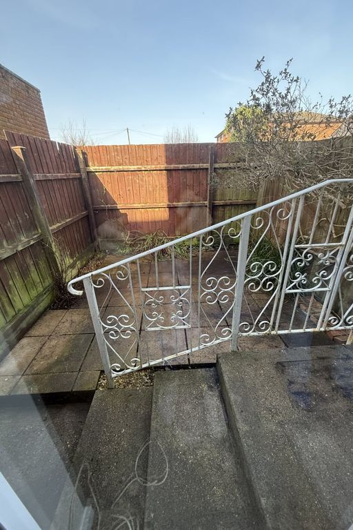 Additional image 3 of 1 bed semi-detached house to rentCottage Mews, Newport PO30