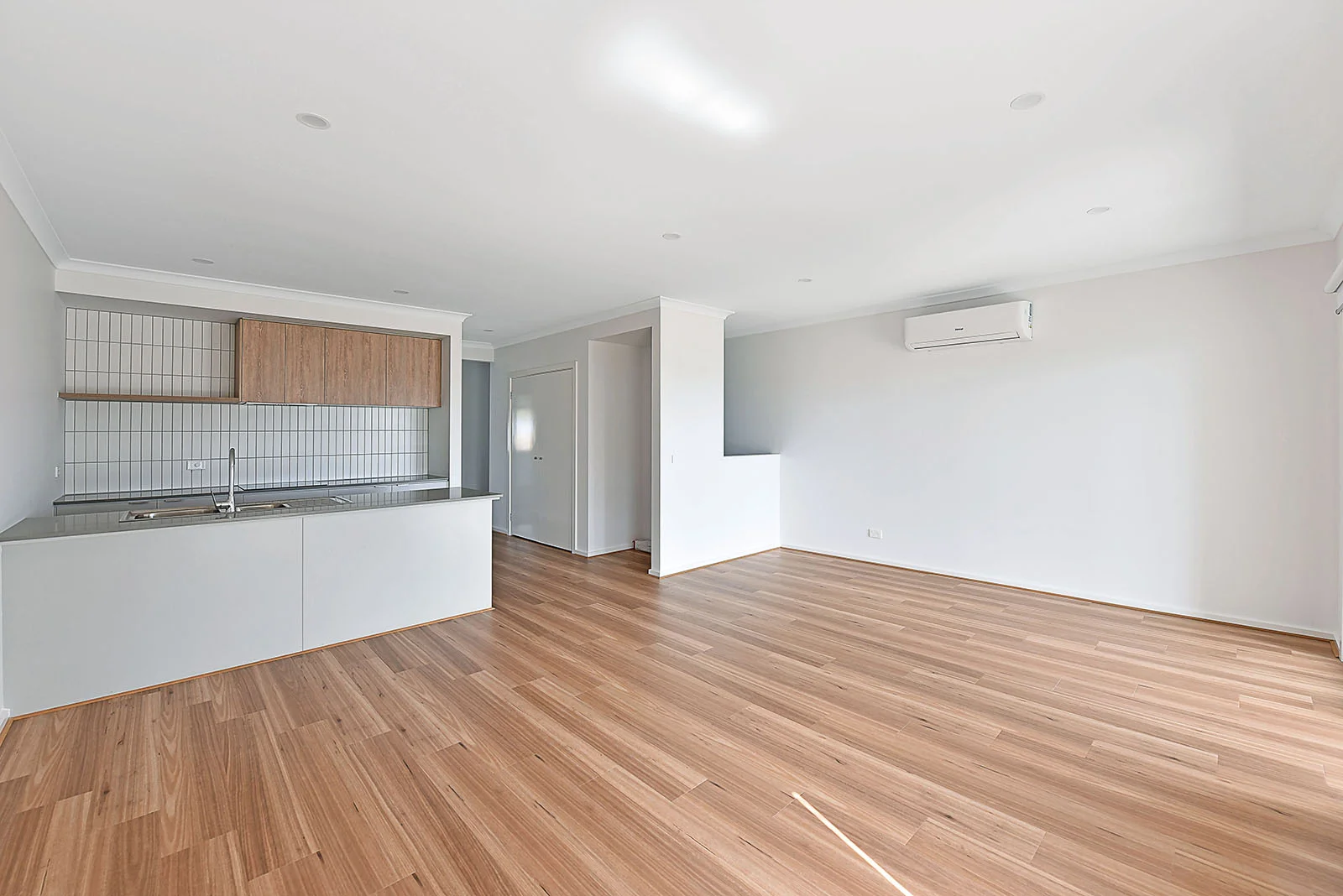 Additional image 4 of 19 Iramoo Walk, Sunbury VIC 3429