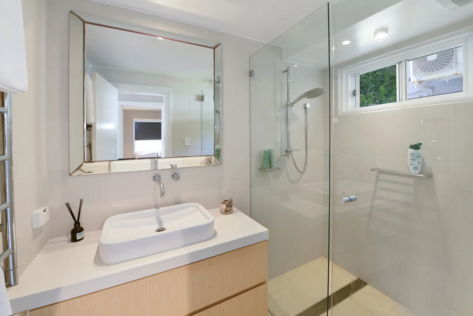 Additional image 4 of 4/161 Avoca Dr, Avoca Beach NSW 2251