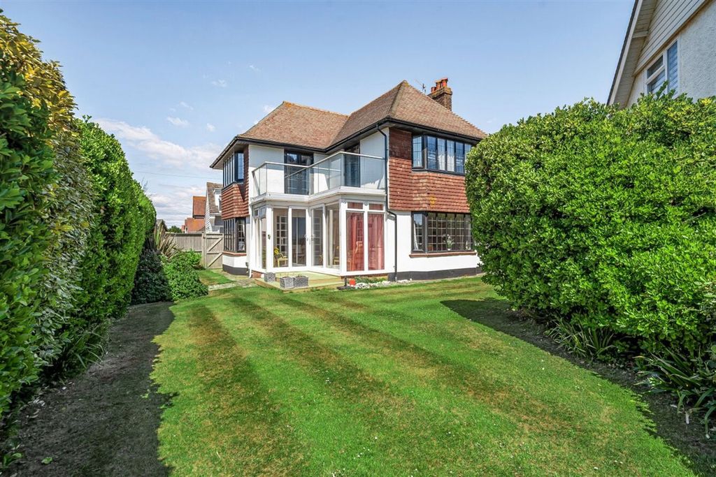 Additional image 21 of 5 bed detached house to rent25 First Avenue, Felpham, Bognor Regis, West Sussex PO22