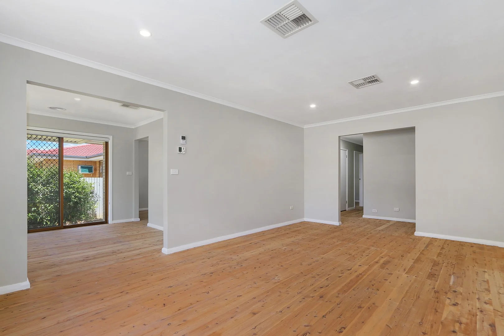 361 Shirleen Crescent, Lavington NSW 2641