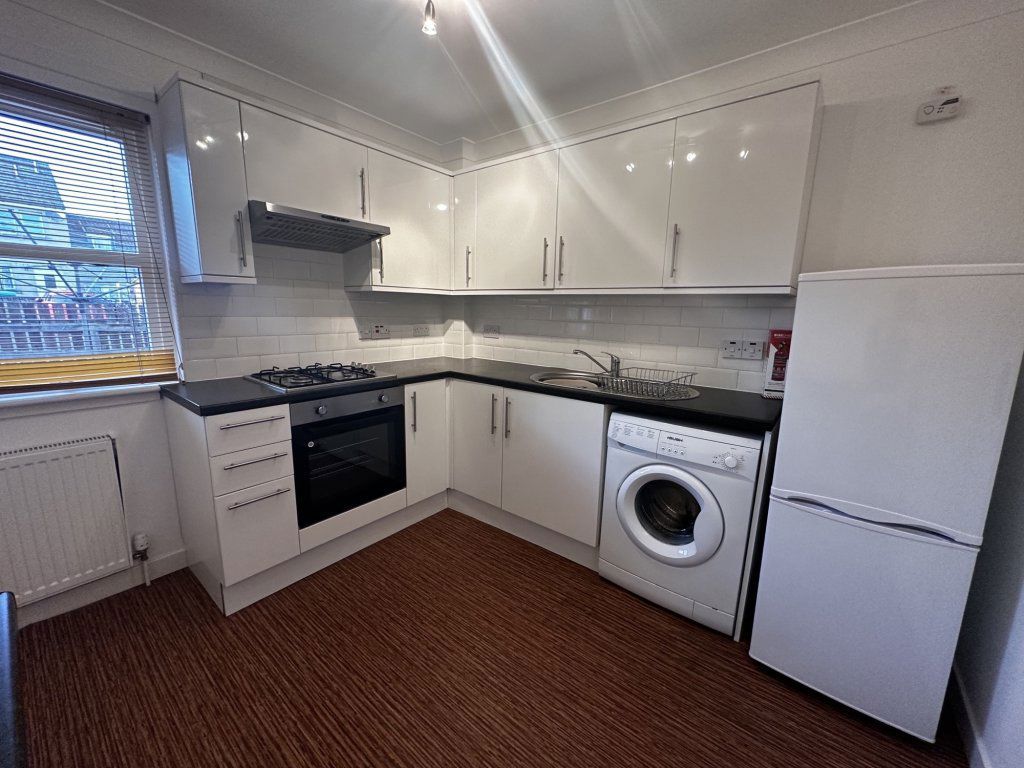 2 bed shared accommodation to rentYounger Gardens, Fife KY16 photo 2
