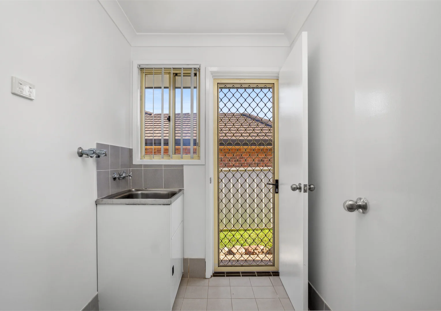 Additional image 9 of 1/21 Monarch Crescent, Valentine NSW 2280