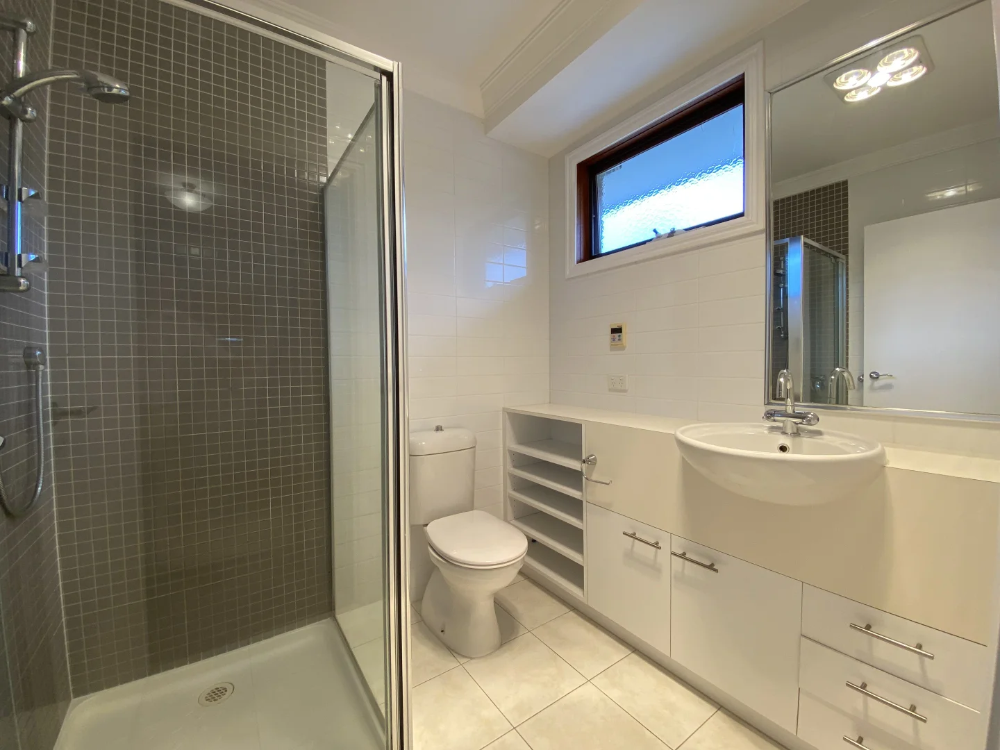 Additional image 7 of 2/30 Woodlands Ave, Kew East VIC 3102