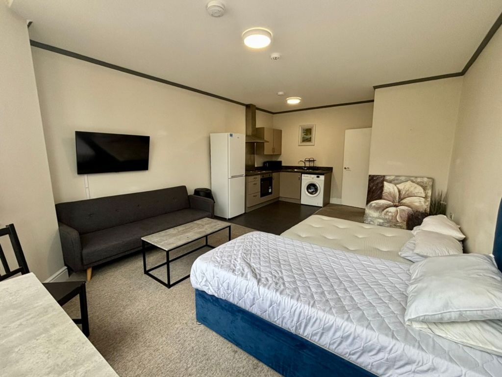 Additional image 10 of 14 bed property to rentFirst Avenue, Hove BN3