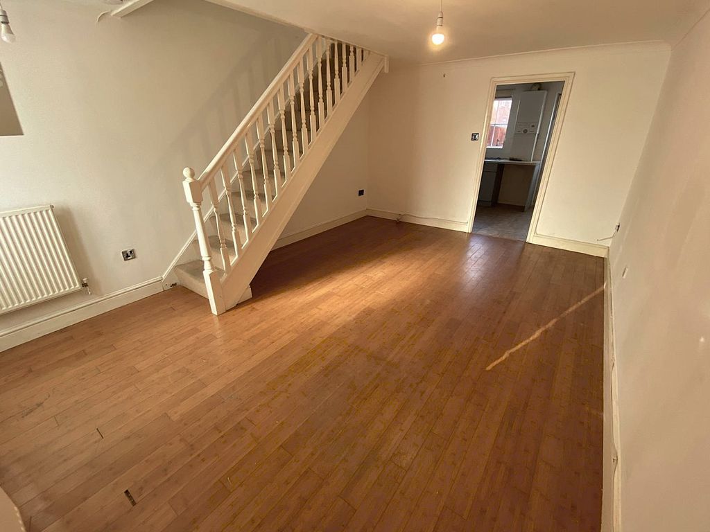 2 bed terraced house to rentClos Eiddiw, Cardiff CF5 photo 5