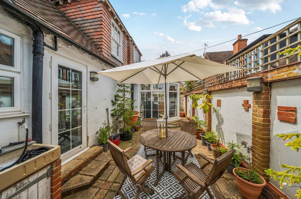 2 bed semi-detached house for salePaddock Way, Chislehurst, Kent BR7 photo 3