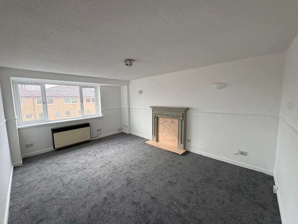 Additional image 2 of 2 bed flat to rentAbbotsford Drive, Grangemouth, Falkirk FK3