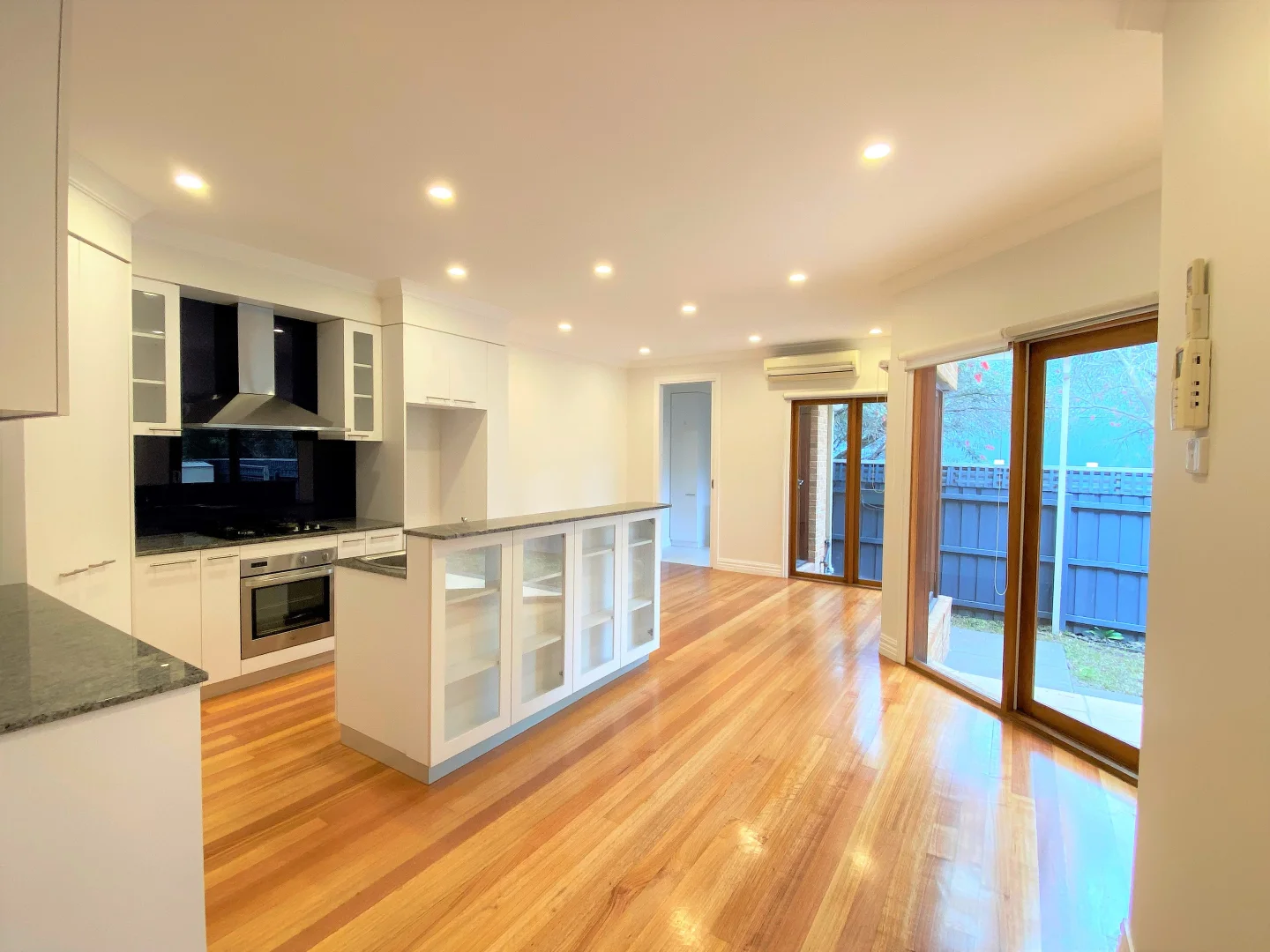 Additional image 2 of 2/30 Woodlands Ave, Kew East VIC 3102