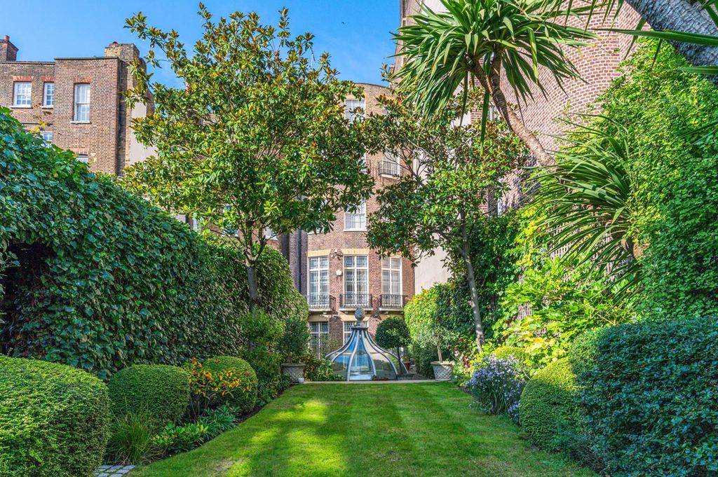 6 bed terraced house to rentUpper Grosvenor Street, Mayfair, London W1K