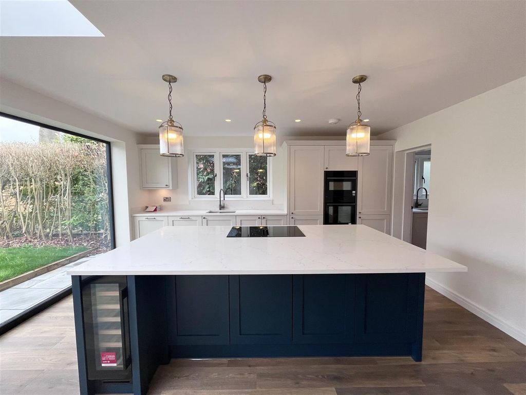 Additional image 2 of 5 bed detached house to rentKnutsford Road, Wilmslow SK9