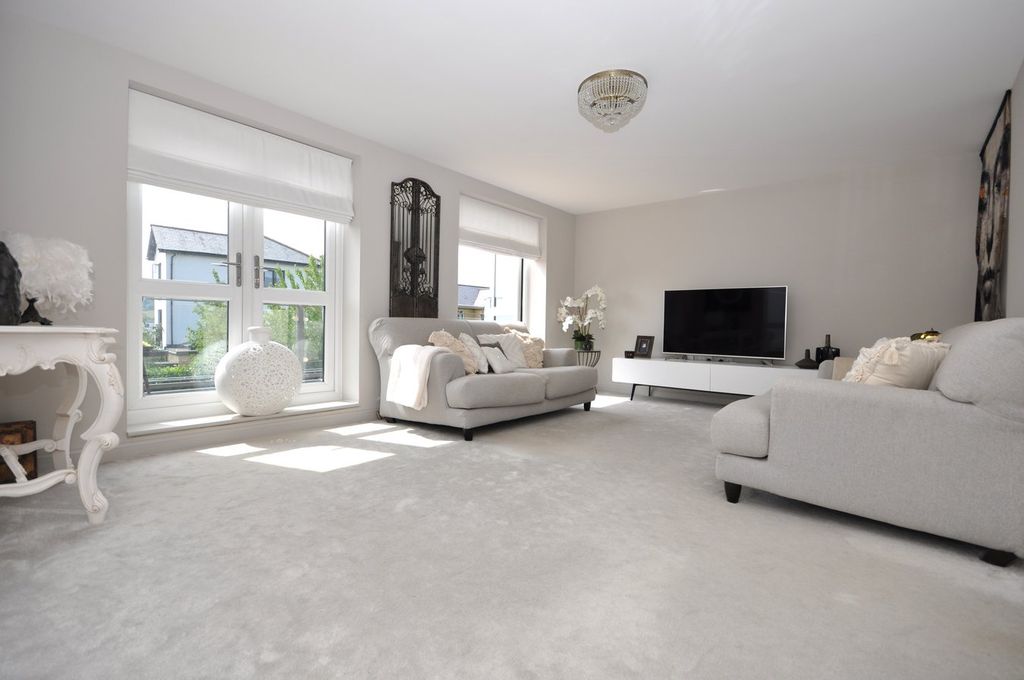 Additional image 6 of 4 bed semi-detached house to rentClover Drive, Cheltenham GL52