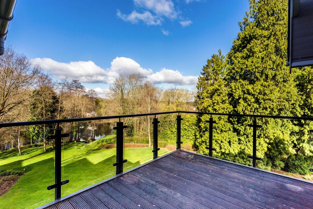 3 bed flat to rentWarberry Park Gardens, Tunbridge Wells TN4