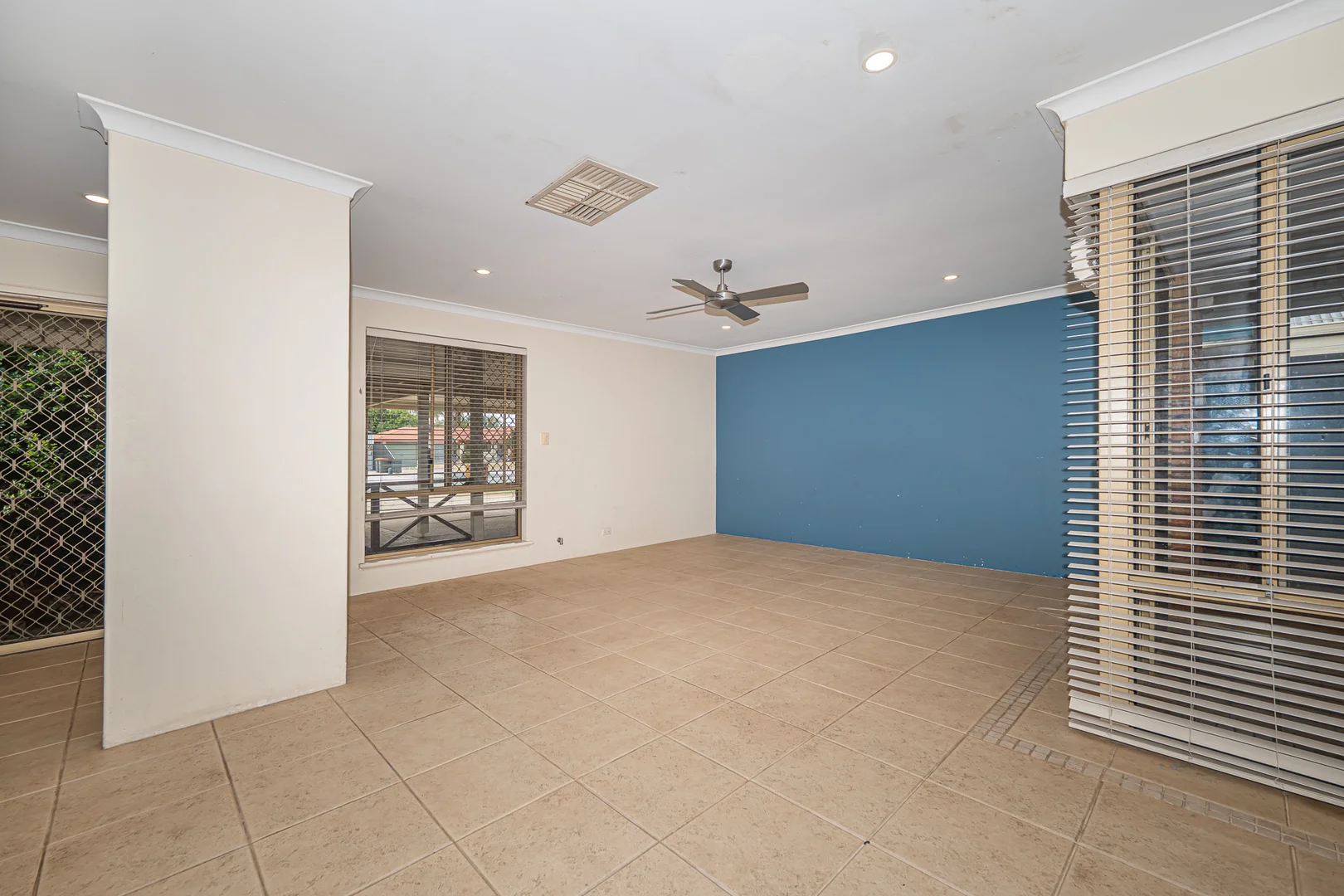 13 Glenarber Way, Willetton WA 6155 photo 4