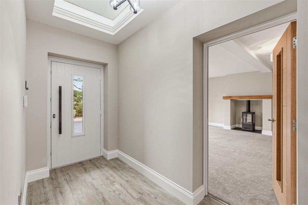 Additional image 2 of 4 bed detached house to rentChessetts Wood Road, Lapworth, Solihull B94