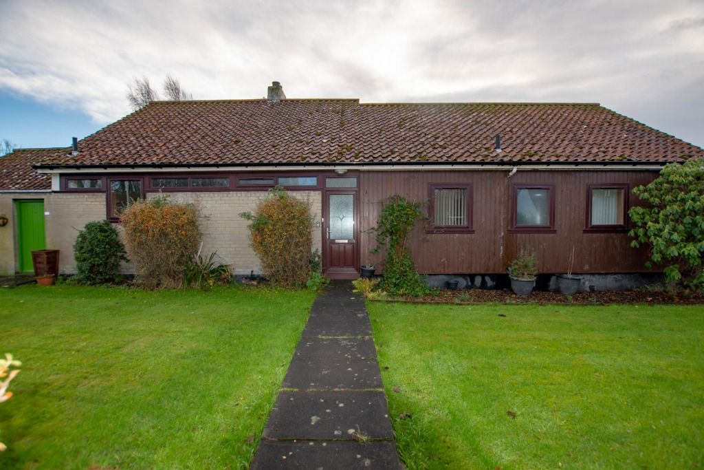 3 bed bungalow to rentCharles Way South, Limekilns KY11