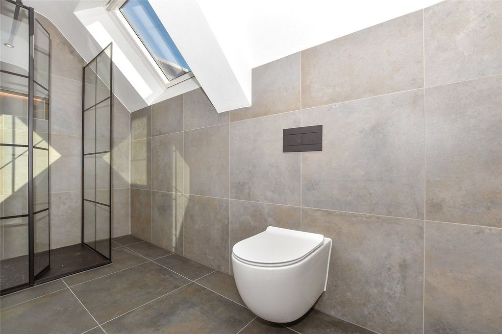Additional image 13 of 3 bed flat for saleThe Carriage House, 88 Grosvenor Road, Tunbridge Wells, Kent TN1