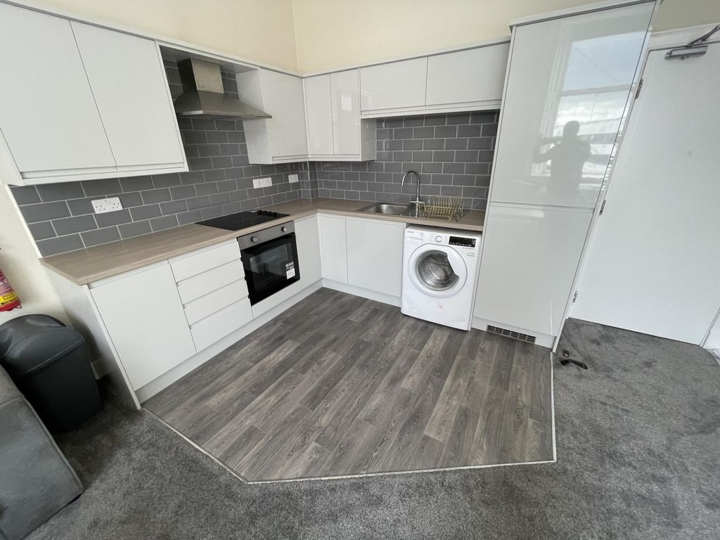 Additional image 7 of 4 bed flat to rent10 Victoria Road, Dundee DD1