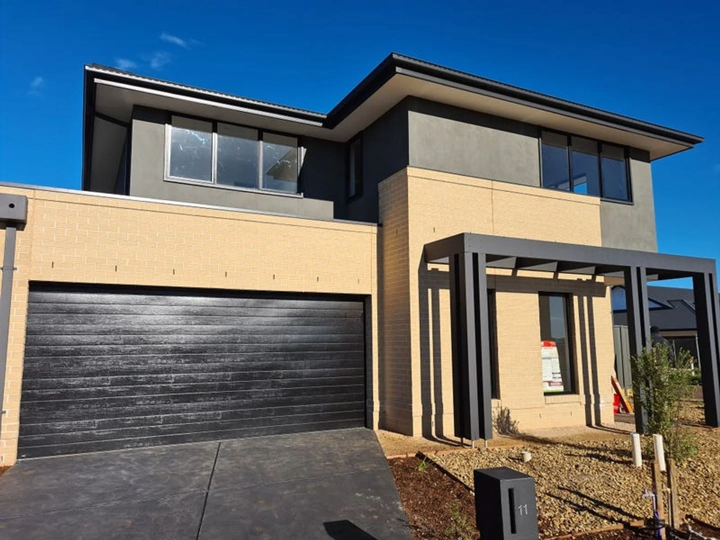 11 Neyland Street, Melton South VIC 3338