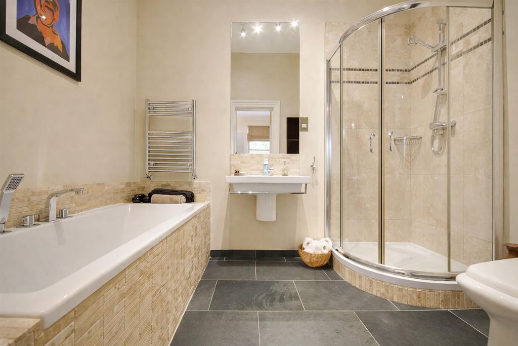 Additional image 7 of 3 bed flat to rentLansdown Road, Cheltenham GL51
