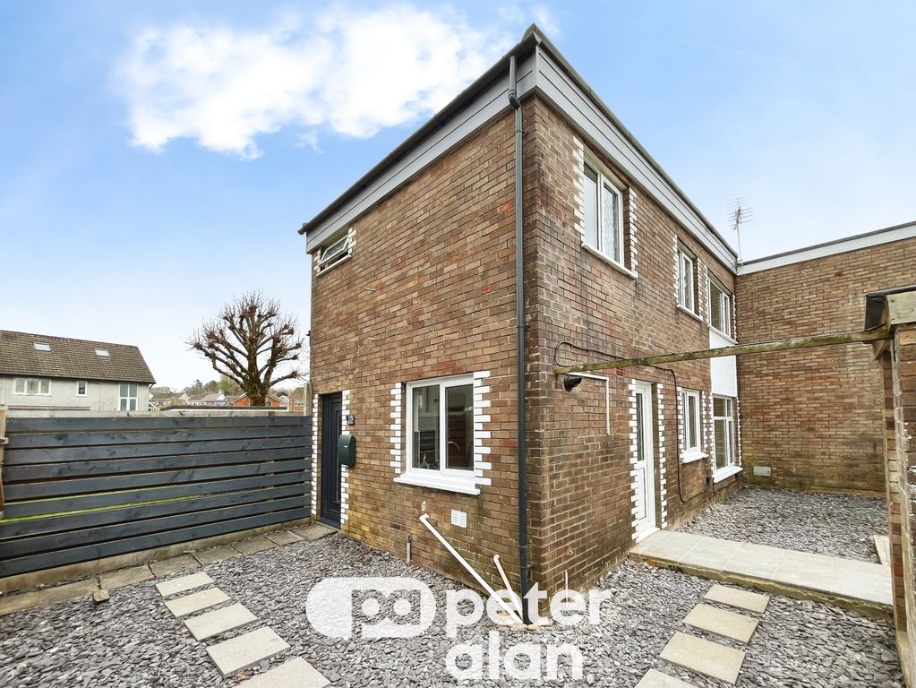 3 bed terraced house to rentTairfelin, Bridgend CF31