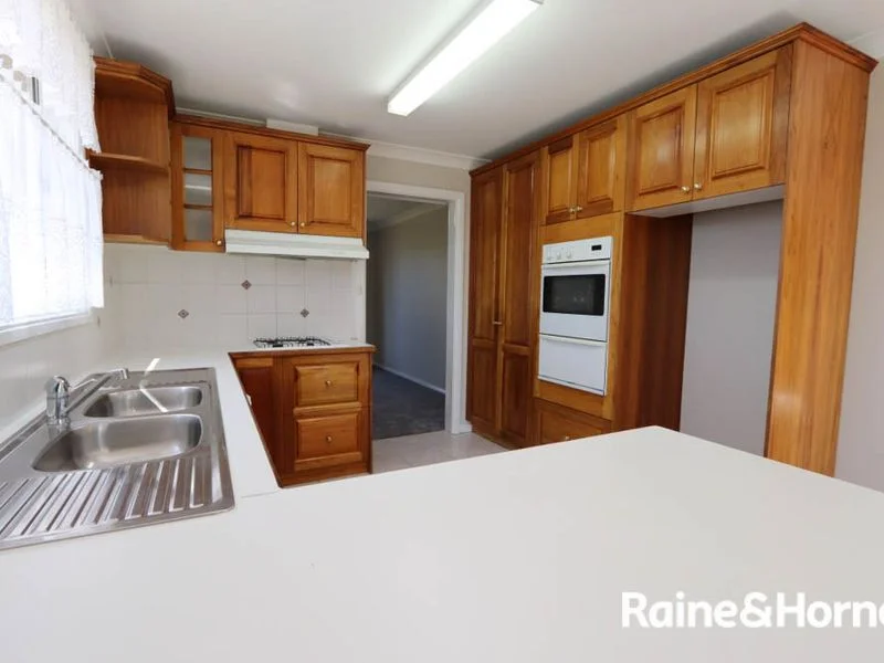 Additional image 2 of 19 Kurumben Place, Bathurst NSW 2795