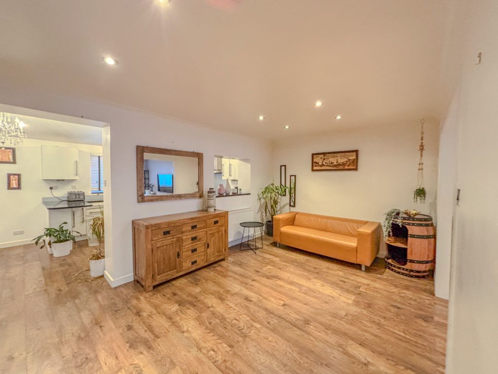 4 bed semi-detached house to rentLawsondale Terrace, Westhill AB32