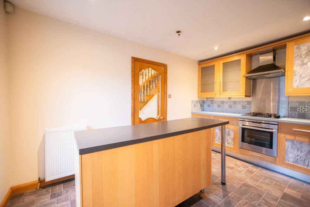 Additional image 4 of 4 bed semi-detached house to rentThe Haven, Kingston Upon Hull HU9