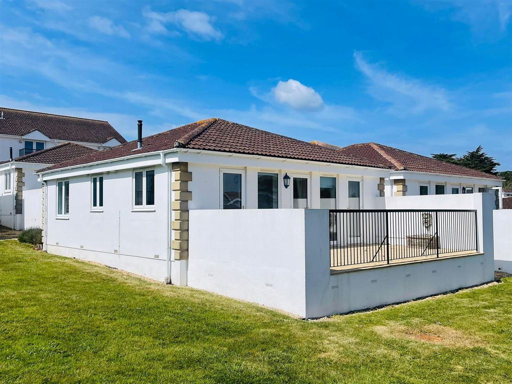 2 bed detached bungalow for saleYarmouth, Isle Of Wight PO41