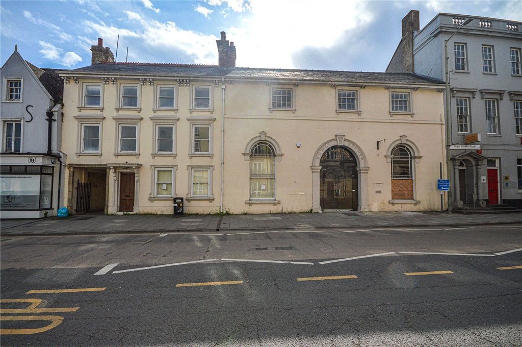 2 bed flat to rentHigh Street, Old Town, Swindon, Wiltshire SN1