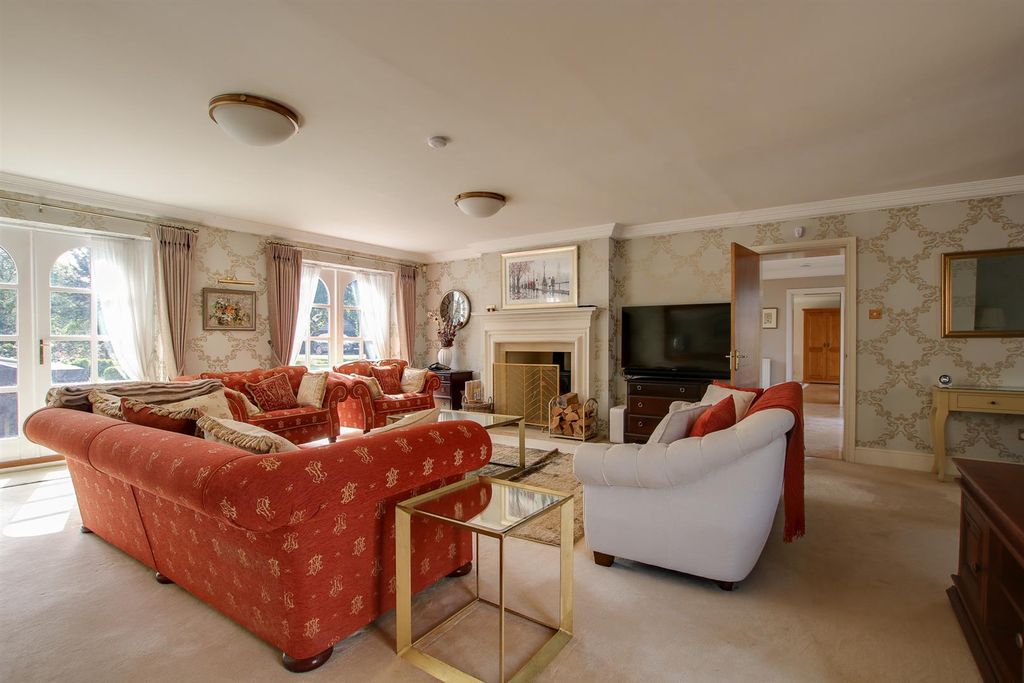 Additional image 11 of 5 bed country house to rentHarbridge Court, Somerley BH24