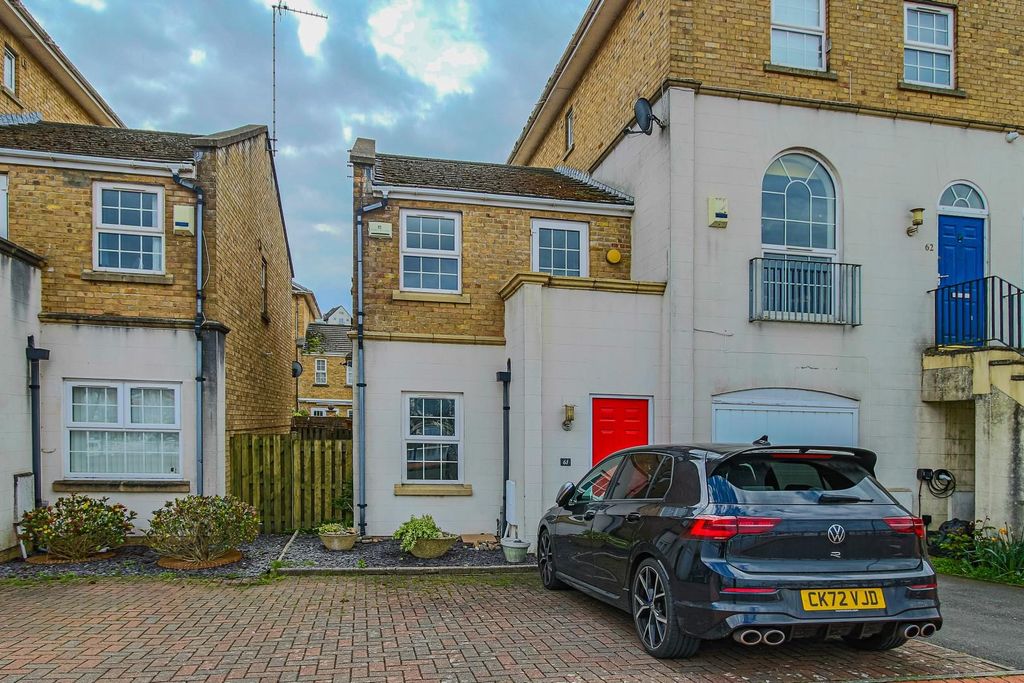 2 bed end terrace house to rentJohn Batchelor Way, Penarth CF64