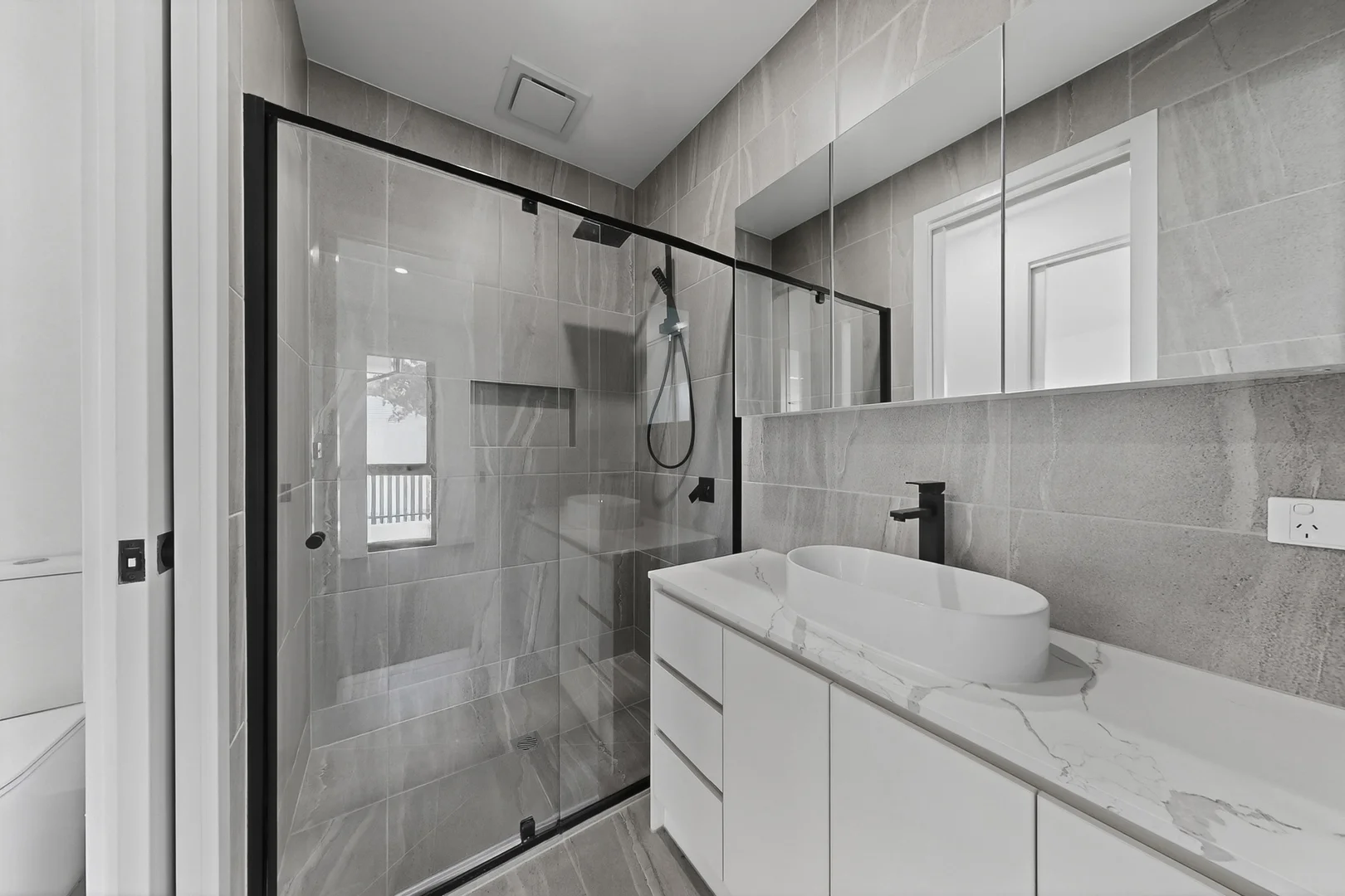 Additional image 2 of 2/80 Power Avenue, Chadstone VIC 3148