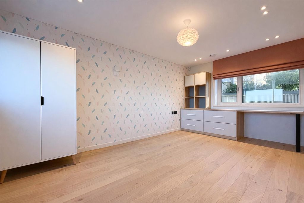 Additional image 11 of 4 bed detached house to rentCleeve Hill, Cheltenham GL52